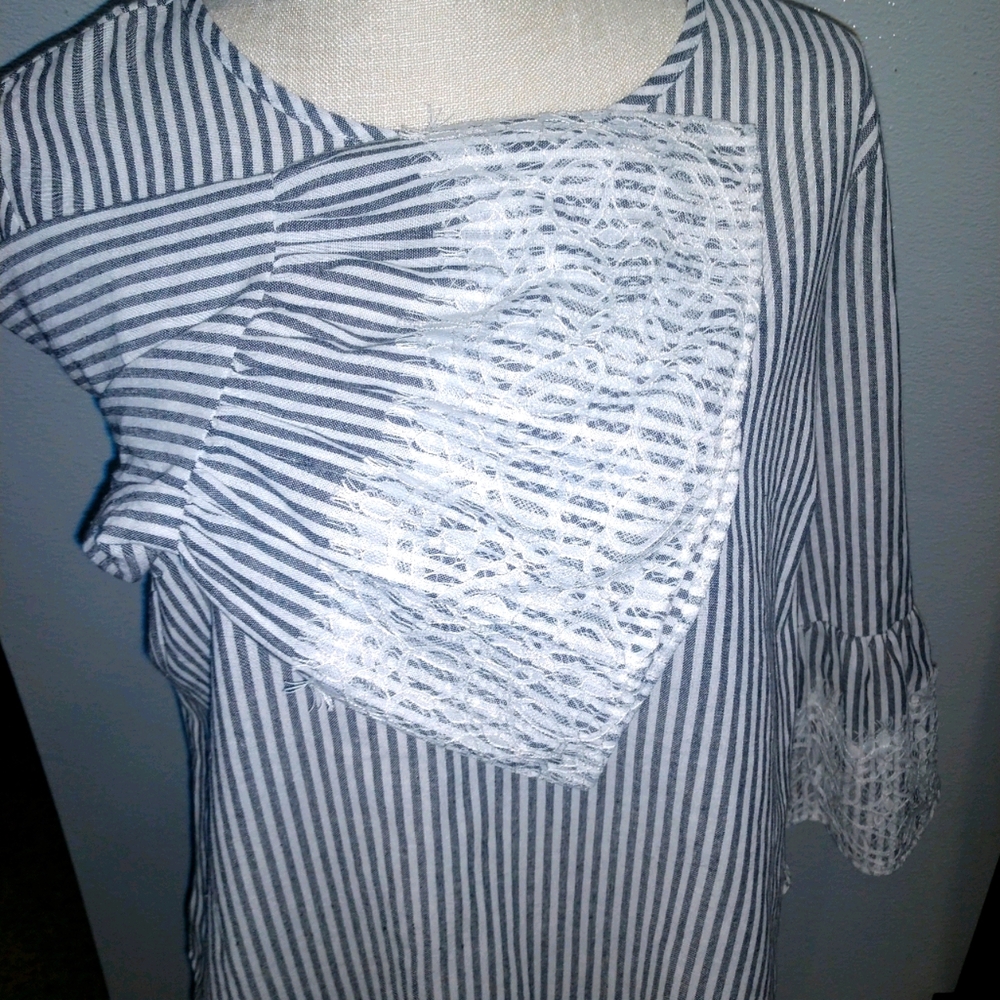 Lace Bell sleeved top